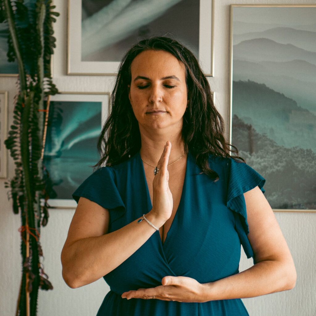 Julia Simon ~ activatrice de sacré et de puissance